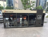 지하철역 10m 흡연 막으니…좁은길로 온 담배연기
