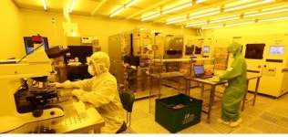 루멘스, 다시 빛나는 LED...휴가 생각할 겨를이 없다