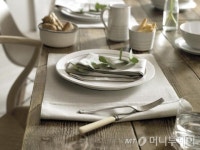 덴비의 가을 테이블 제안, 누드 톤의 빈티지로 컬러감 강조해보세요