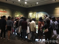 입장에만 1시간…열기 뜨거웠던 신촌숲 모델하우스