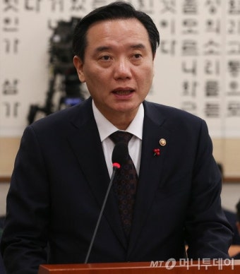 법무장관·민정수석 사의…朴대통령, 수용 여부 결정 안해