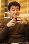 골목상권 침해? 우리는 먹자골목만 출점