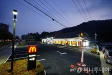 맥도날드, 기와집 형태 경주 용강DT점 오픈