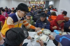 천사무료급식소, 우산근린공원 인근 독거노인 돕는 무료급식소 개소