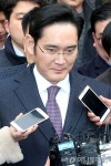 [사진]굳은 표정의 이재용 부회장
