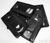 사라지는 ‘비디오방’, 떠오르는 ‘유튜브방’…음란물 천국