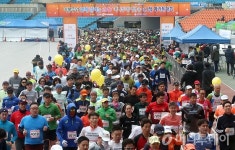 [사진]이봉주와 함께 달리는 2017 머니투데이방송 3.1절 마라톤대회