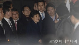 박 前 대통령, 멀고도 길었던 29분의 귀갓길…