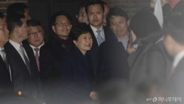 짧고도 길었던 박 前대통령의 29분 귀갓길