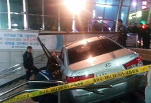 인천 동암역 계단 음주차량 돌진…3명 부상