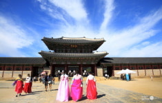 5월 황금연휴는 서울에서 4대 명소 한복 대여료 반값 할인