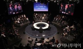 홍준표, 노무현과의 정치 경험 회고… 꼬마 민주당 고민했던 적도
