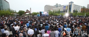 [사진]일산문화광장 가득메운 문재인 후보 지지자들