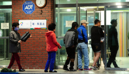 [포토is…] 이른 새벽부터 긴 줄…투표 합시다