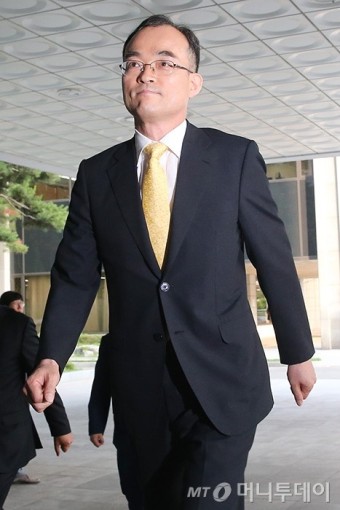 [사진]文 정부 첫 검찰총장에 지명된 문무일 부산고검장