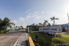 롯데케미칼 타이탄 상장...해외 M&A후 자금회수 첫 성공