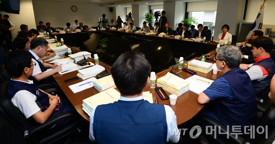 한국 최저임금, 노사 간 격차 1150원으로 축소...4차 수정안 제시