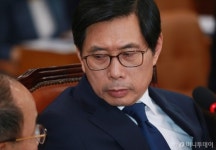 [사진]굳은 표정의 박상기 법무장관 후보자