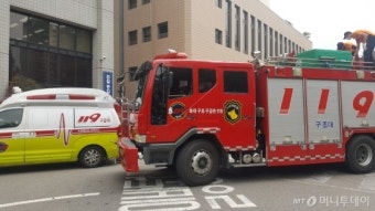 윤석열 대통령 지지자들, 서부지법 앞 해산 강제로…규정·질서와의 갈등 어떻게 해결할까