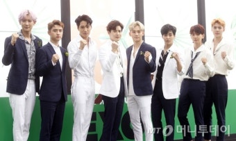 엑소, '밀리언셀러'의 위엄…앨범 선주문 80만장 '돌파'