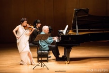 정경화·코바체비치 25년만의 협연…의견 일치 쉽지 않죠