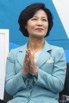 [사진]박수치는 추미애 대표