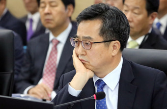 [2017 국감]한중 통화스와프 연장계약…김동연 