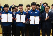 의암호 빠진 운전자 구조 강원체고 삼총사, LG의인상 수상