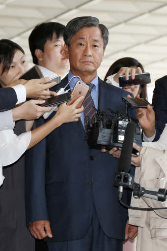 '국정원 돈으로 민간인 댓글공작' 이종명 前차장 구속영장