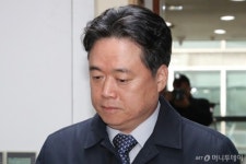 [사진]최종 면접 들어서는 최승호 MBC 사장 후보자