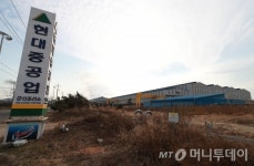 현대重·한국GM 투톱 위기 군산경제 바닥 치고…