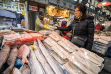 설 대목, 전통시장으로 … 522개 시장 주변 주차 허용