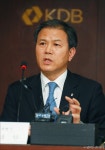 [사진]금호타이어 관련 답변하는 이대현 산은 부행장