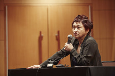 "'레전드'라고요? 33번째 녹음인데도 늘 새롭고 어렵죠"