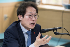 조희연 교육감, 방배초 인질극에 가슴 철렁...사전방문 예약제 검토할 것