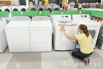美 월풀 세탁기 사실상 가격인상…트럼프 관세 특수