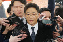 '성추행·인사보복 의혹' 안태근 구속·기소되나…오늘 결정