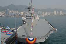 독도함 동생 마라도함 진수···두 번째 대형 수송함