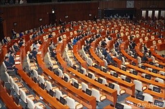 [사진]대통령 개헌안 표결 불참한 야당 의원들