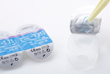 잠깐 착용한 원데이 렌즈, 하루 더 끼면 안될까?