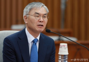 [사진]답변하는 김선수 대법관 후보자