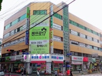우정약품, 독거노인·장애인 1400여명에 추석선물 전달