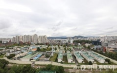 구치소 이전하면 문화시설 짓는다더니… 주민 강력반발 