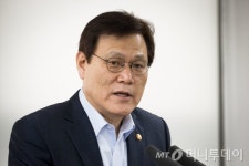 최종구 주력산업 구조혁신 위해 신경영전략 힘써야