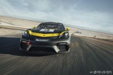 포르쉐 억대 레이싱카 718 카이맨 GT4 클럽스포츠 출시