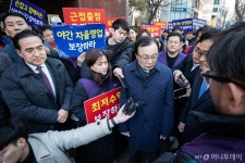 [사진]CU 편의점주들과 대화하는 이해찬 대표