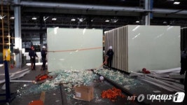 KCC 여주공장 노동자, 2.5톤 대형 유리판 깔려 사망