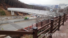 성남시, 누비길 첫 관문에 산성 등산 육교 설치…22일 개통