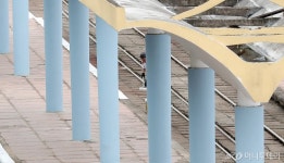 [사진]동당역 내부 페인트칠
