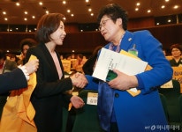 [사진]세계여성의날 기념식 참석한 나경원 원내대표